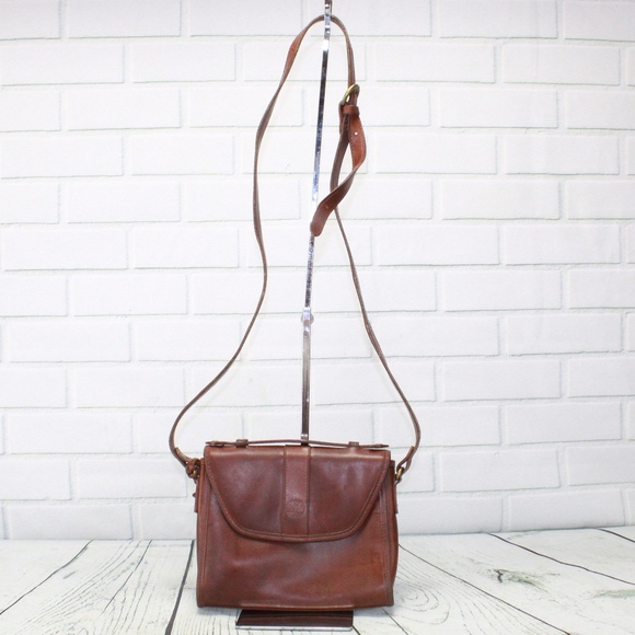 Timberland Handbags - Vintage Timberland Leather Saddlery Crossbody Bag